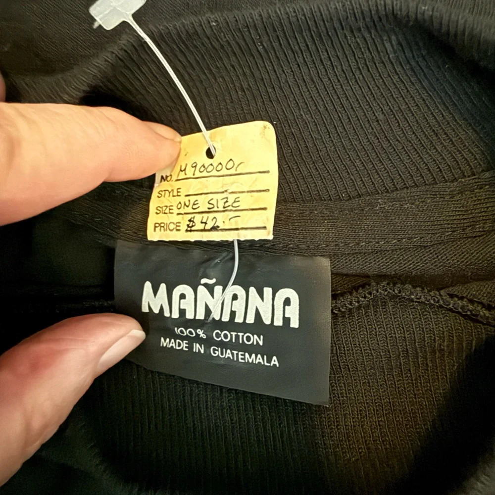 Colorfully embroidered black LS shirt - Picture 3 of 7